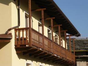 A balcony or terrace at AGRITURISMO Cré Seren