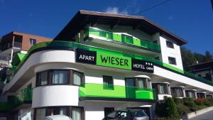Budova, kde se aparthotel nachází