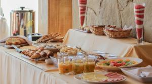 Comida no hotel ou em algum lugar perto