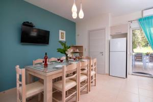 Olive Garden Villas and Apartments的厨房或小厨房