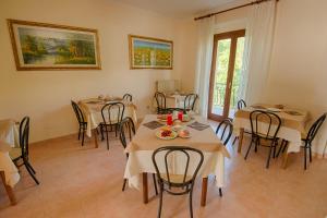 Posezení v ubytování Albergo Della Corte