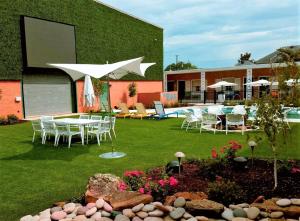 A garden outside The Fredonia Hotel