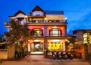 Gallery image of Hoa My II Hotel in Hoi An