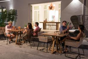 Hosté ubytování Nyx Chic Manor + 37 fotografií