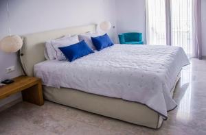 Posteľ alebo postele v izbe v ubytovaní Ansi Studios & Apartments