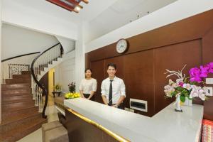 Nhân viên tại Hanoi La Vision Hotel
