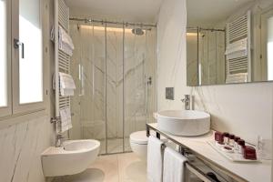 Koupelna v ubytování Rosa Salva Hotel