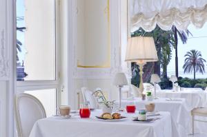 Hotel De Paris Sanremo italokat is kínál
