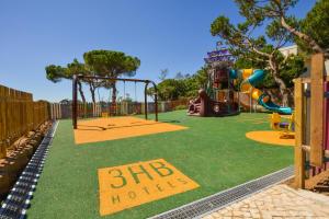 Parc infantil de 3HB Falésia Garden