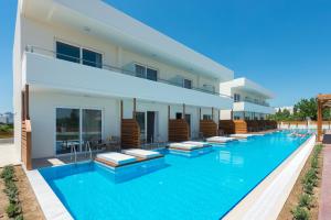 Bazén v ubytování Afandou Bay Resort Suites nebo v jeho okolí