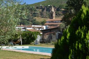 Basen w obiekcie Hotel Posada San Marcos, Alájar lub w pobliżu