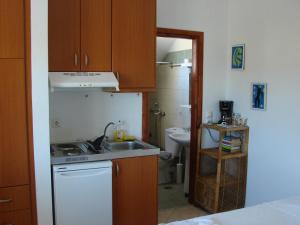 Imagen de la galería de Naftilos Rosmarinus Apartments, en Potokáki