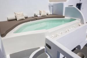 Φωτογραφία από το άλμπουμ του Chic Hotel Santorini στο Φηροστεφάνι