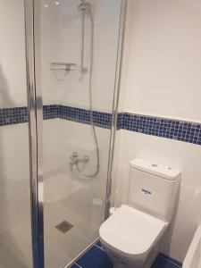 A bathroom at Los Cristianos to enjoy, relax and live the ocean!