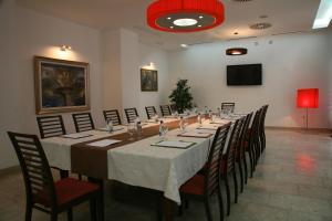 TV a/nebo společenská místnost v ubytování Hotel Aleksandar