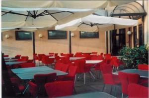 A restaurant or other place to eat at Hotel Borghetti