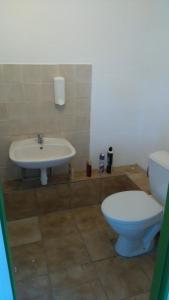 Kúpeľňa v ubytovaní Rastlinky.sk Greenhouse Guestrooms