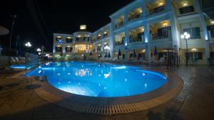 Sundlaugin á Aphrodite Hotel eða í nágrenninu