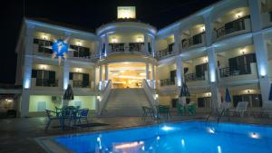 Sundlaugin á Aphrodite Hotel eða í nágrenninu
