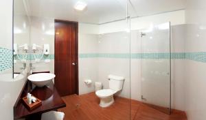 Ένα μπάνιο στο Loft Hotel