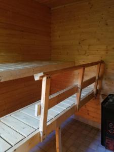 Palanda nebo palandy na pokoji v ubytování Salmon
