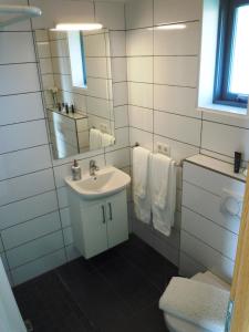 Koupelna v ubytování Hvammból Guesthouse
