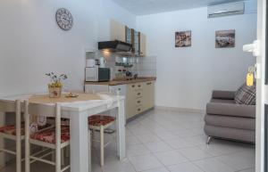 Kuchyňa alebo kuchynka v ubytovaní Apartments in Trogir