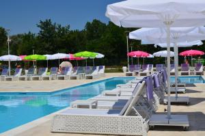 Piscine de l'établissement Hotel Melodia ou située à proximité