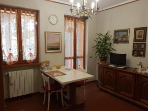 TV a/nebo společenská místnost v ubytování B&B Family Home