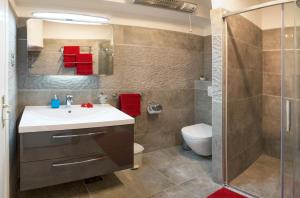 City Center Apartment Kadena tesisinde bir banyo