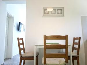 Gallery image of Two Palms Apartment in Sutomore