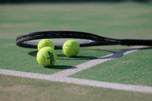 Tenis a/nebo squash v ubytování Hotel Anaga nebo okolí