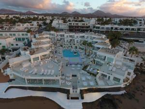 The swimming pool at or close to Lani's Suites de Luxe - Adults Only