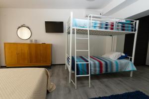 MadalenaにあるCasa do Cerroのベッドルーム1室(二段ベッド1台、二段ベッド1台付) +29枚の写真