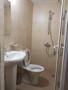 A bathroom at Guest House Sadovo