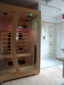 Phòng tắm tại Landhaus Alpensonne