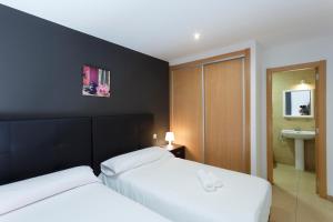 Gallery image of Apartamentos Santa Barbara in Alicante