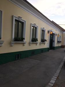 Budynek, w którym mieści się apartament
