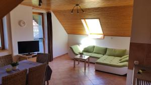 Posedenie v ubytovaní Apartman Nóra II. + 10 fotografií