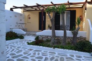 Gallery image of Tzane Apartments in Chrissi Akti
