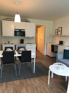 Kuchyň nebo kuchyňský kout v ubytování Hällestrand Seaview Apartment + 29 fotografií