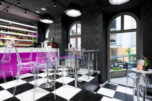 Reštaurácia alebo iné gastronomické zariadenie v ubytovaní Best Western Plus Krakow Old Town