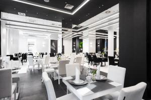 Reštaurácia alebo iné gastronomické zariadenie v ubytovaní Best Western Plus Krakow Old Town