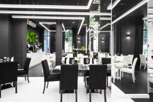 Reštaurácia alebo iné gastronomické zariadenie v ubytovaní Best Western Plus Krakow Old Town