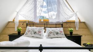 Łóżko lub łóżka w pokoju w obiekcie Rent like home - Sywarne II