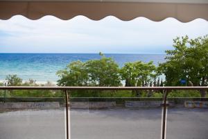 Zdjęcie z galerii obiektu Sea view appartment in Geoponika w miejscowości Nea Kallikratia