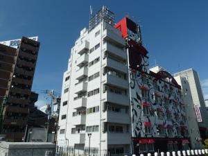 大阪GUEST HOUSE B's FiveⅡ的建筑的侧面涂鸦
