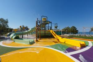 Бассейн в Maistra Camping Polari Mobile homes или поблизости