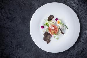 Makanan di atau berdekatan hotel
