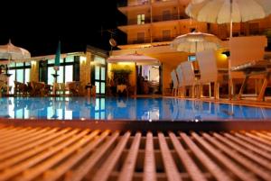 The swimming pool at or close to Hotel Club Sabbiadoro